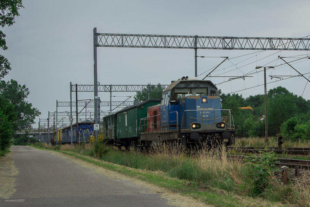 6Dg-159 mit dem Zug in die Montage der elektrischer Traktion in Tychy (Tichau)am 18.06.2018.
