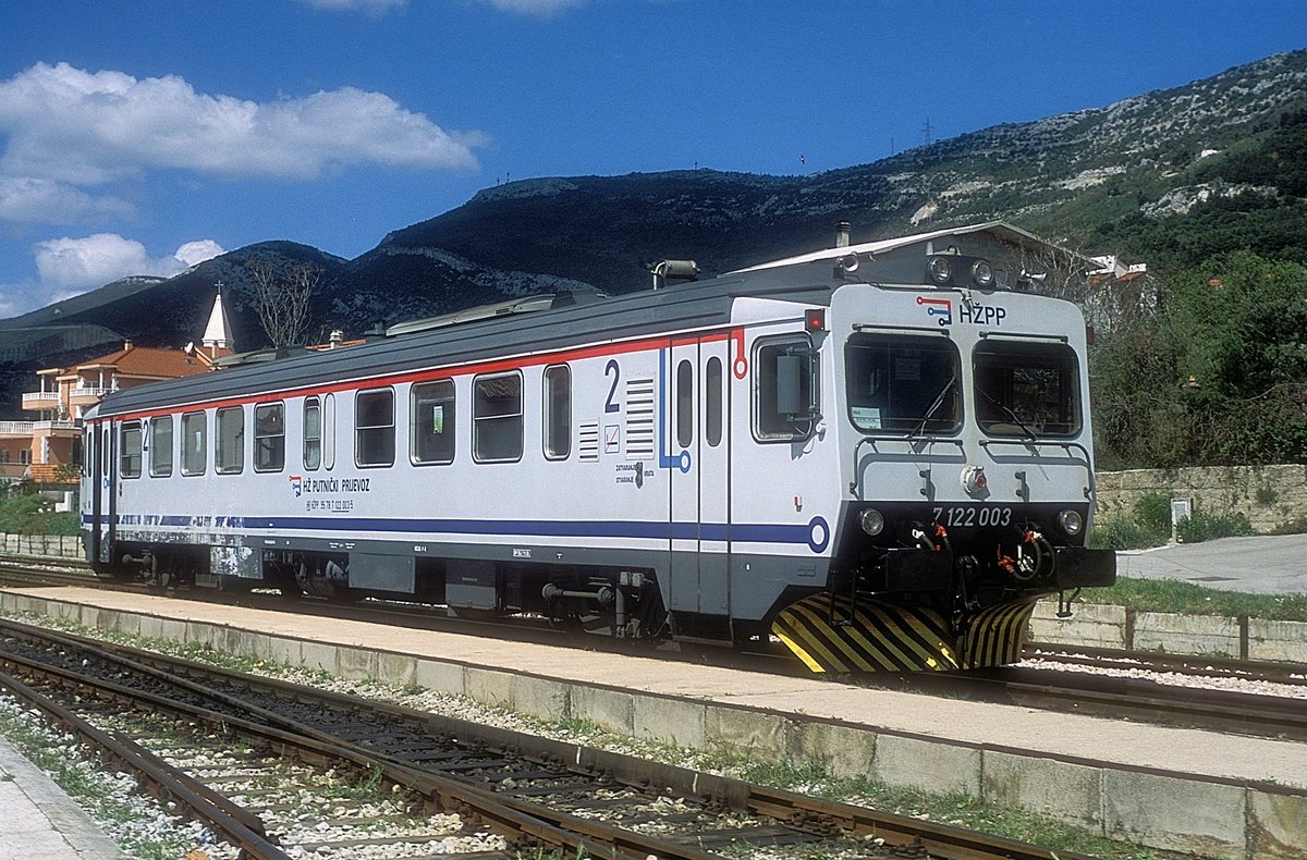 7 122 003  Kastel Stari  15.04.19