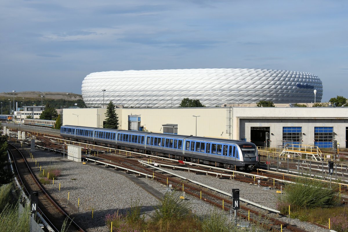 703 am 03.09.16 an der Basis in Fröttmaning/München