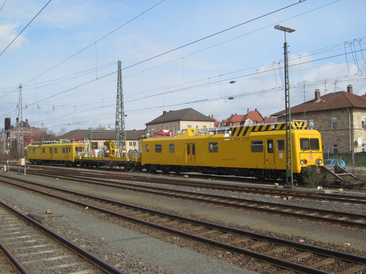 708 327-2 und 708 306-6 stehen am 24. März 2014 im Bahnhof Bamberg abgestellt.