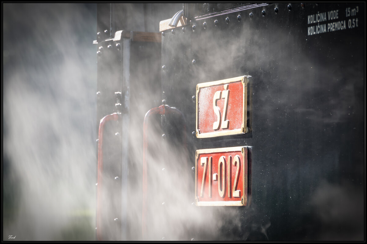 71.012 ,... die derzeit einzige in Betrieb stehende Dampflok Sloweniens in Zrece am 8.10.2022