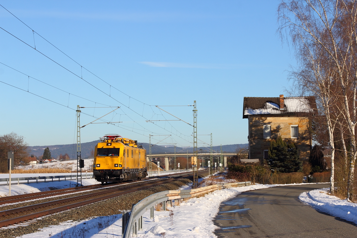 711 212 DB Netz bei Oberlangenstadt am 19.01.2017.