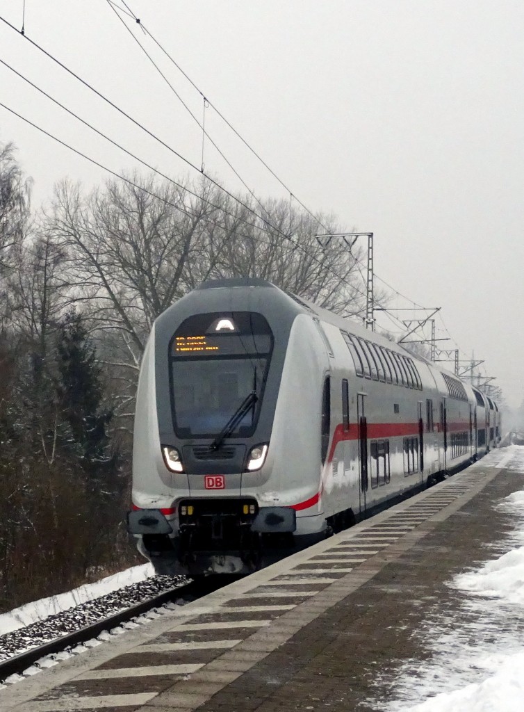 7.1.16, Hp. Weddel kurz vor Braunschweig: Durchfahrt eines Doppelstock-IC's Richtung Halle.