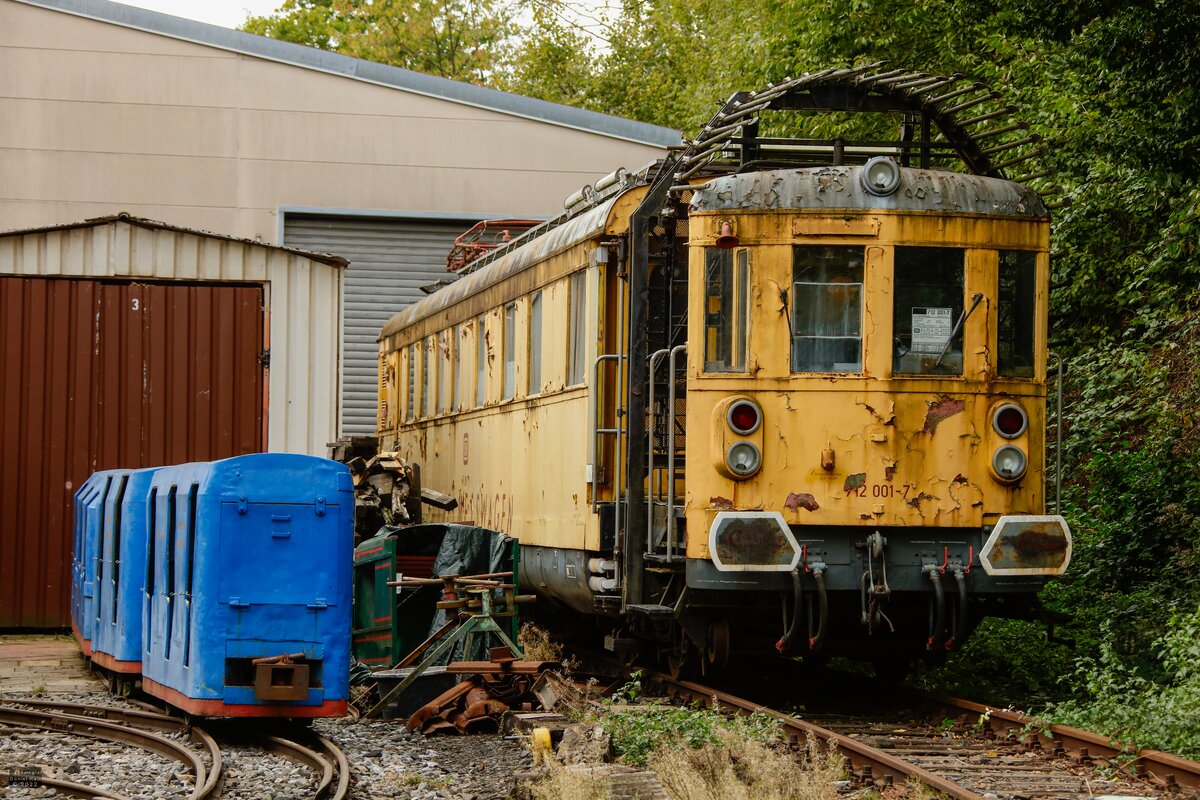 712 001-7 DB Tunnelmesstriebwagen im Eisenbahnmuseum Bochum Dahlhausen, Oktober 2022.