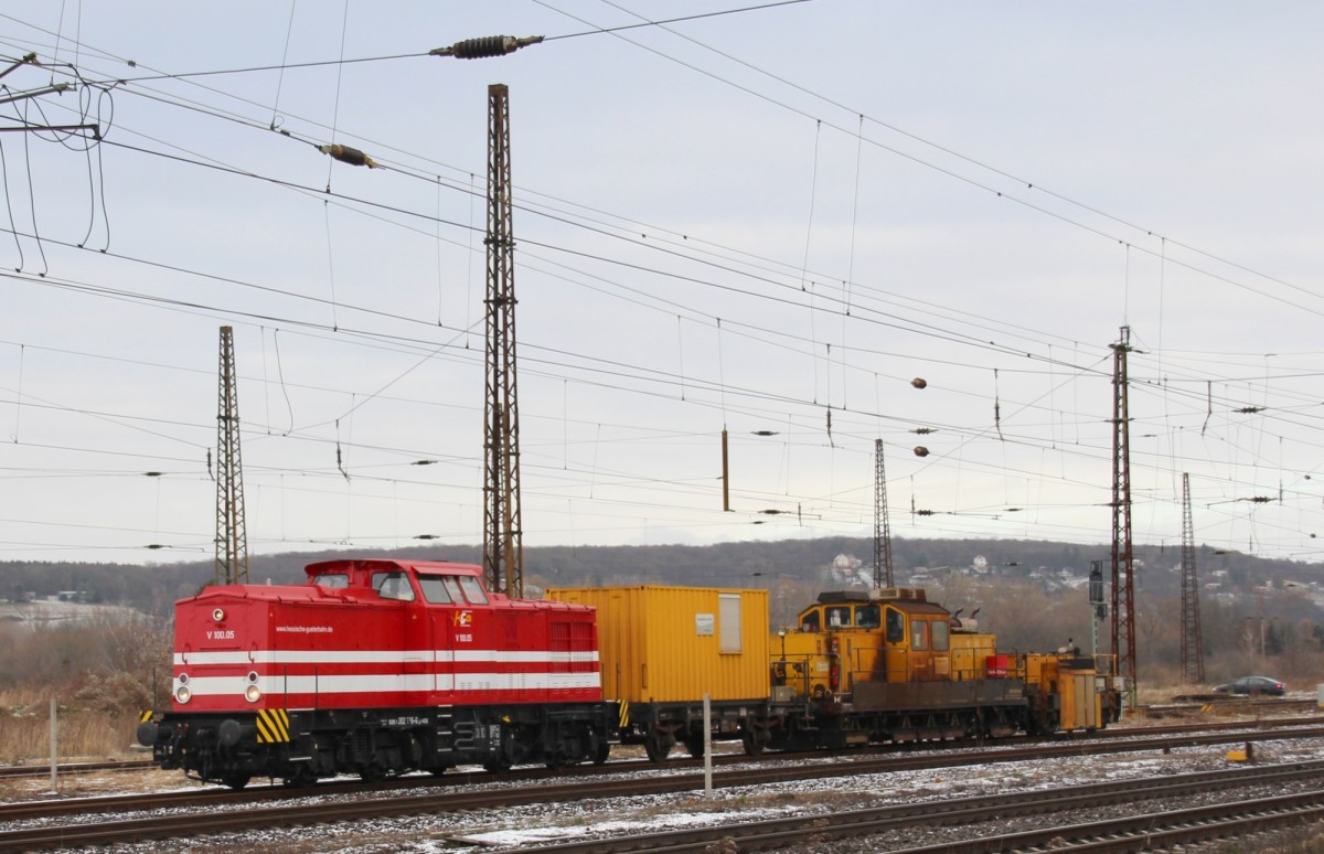 7.12.2013 Naumburg (Saale) Hbf. V 100.05 mit Arbeitszug wartet auf Überholung IC 2250