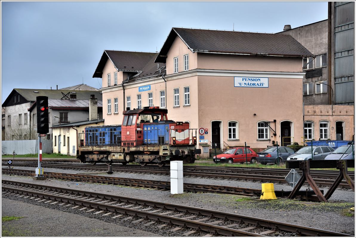 714 208-6 rangiert in Liberec. (08.04.2017)