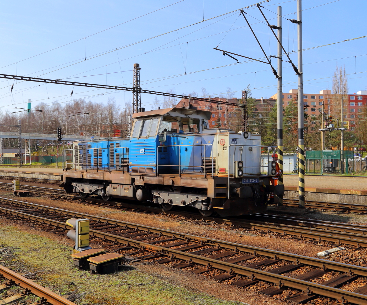 714 212 am 02.04.2016 auf Rangierfahrt im Bahnhof Cheb (Eger).