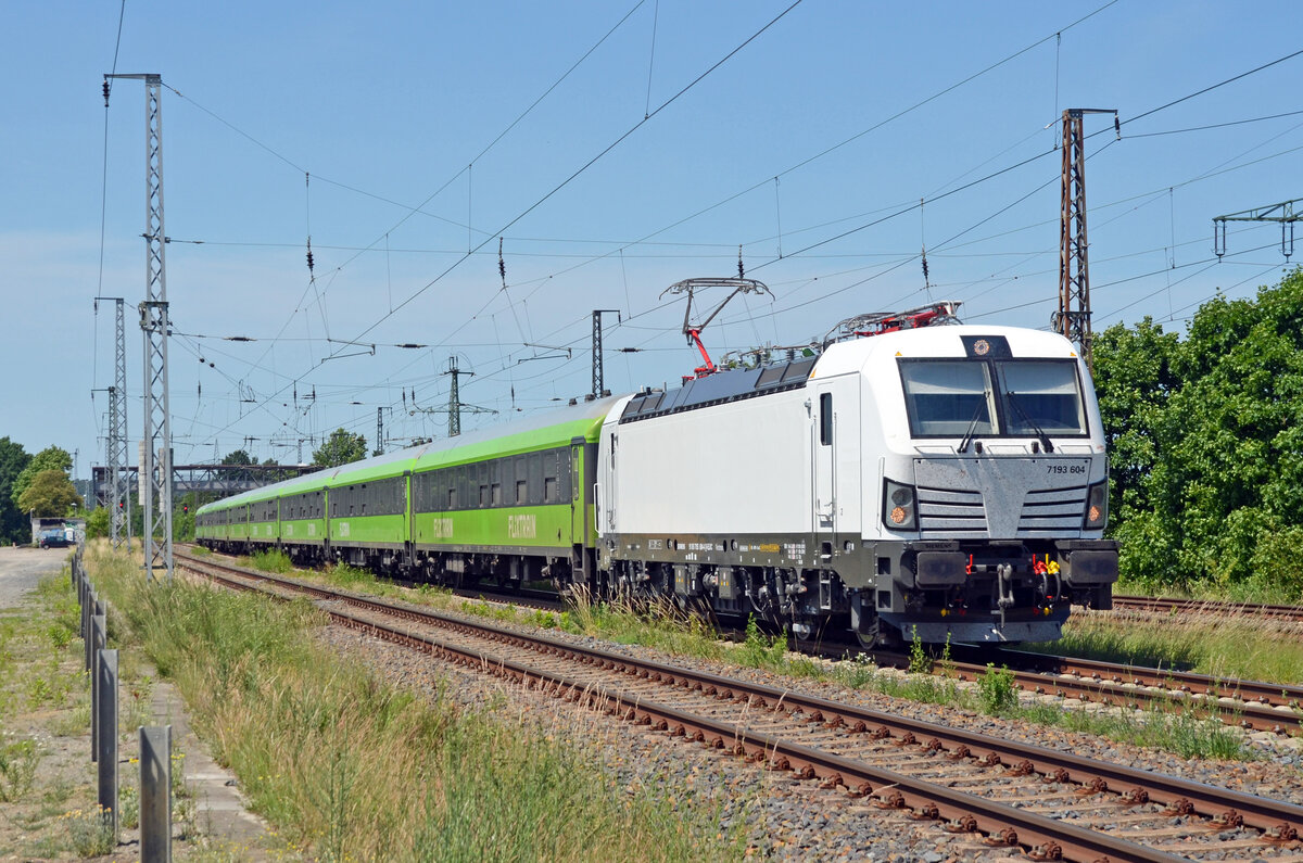 7193 604 der ELL rollte mit dem Leerzug für den späteren FLX 1364 am 13.06.25 durch Saarmund Richtung Hbf.