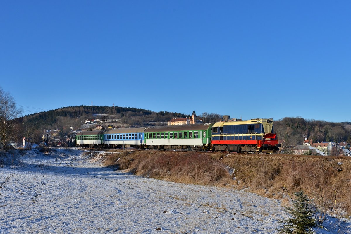 721 035 mit einem Sonderzug am 31.12.2016 bei Vimperk.