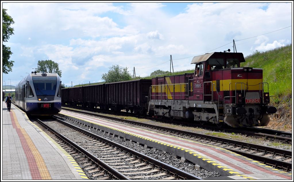 730 032-5 und 840 004-0 in Kežmarok. (04.06.2014)