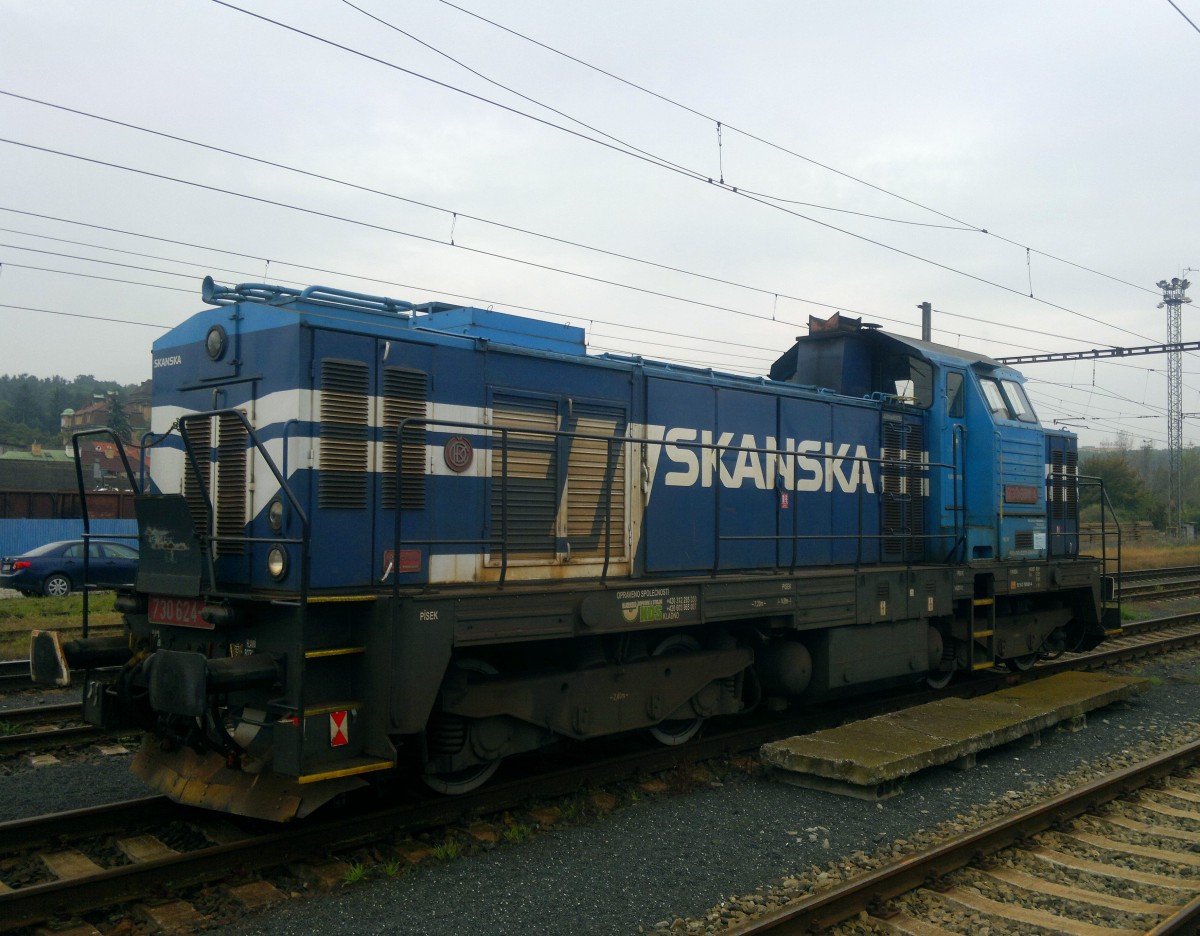 730 694-4 in Bahnhof Praha Krč am 1.10.2014. Gesellschaft Skanska.