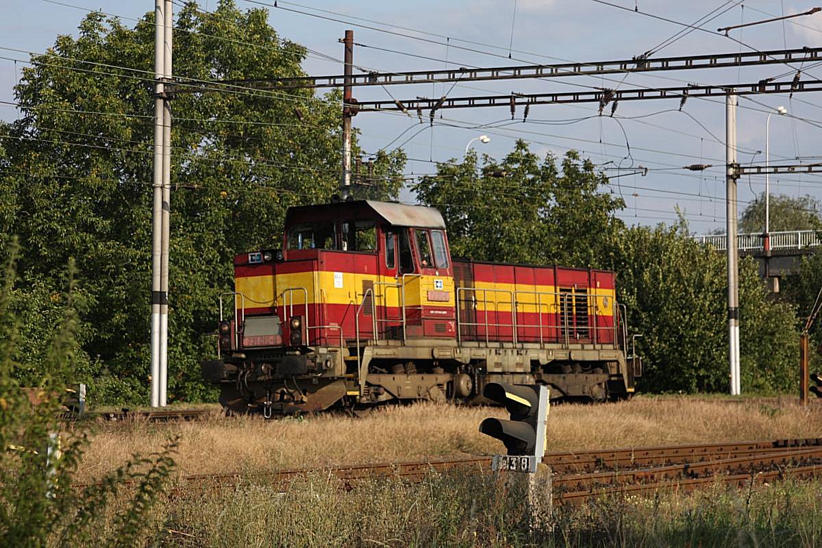 731010 in der nordwestlichen Bahnhofeinfahrt von Kutna Hora am 13.9.2009.