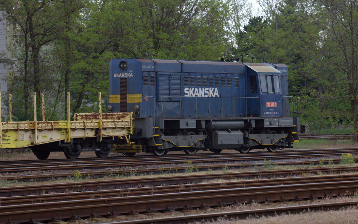 740 557-4 abgestellt in Neratovice, Strecke Tanvald-Prag. 27.04.2019 09:23 Uhr