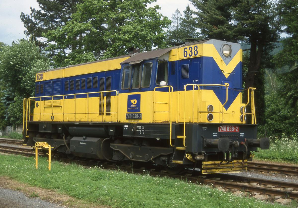 740638 als Privatbahn Lok am 16.6.2001 in Vrbno.