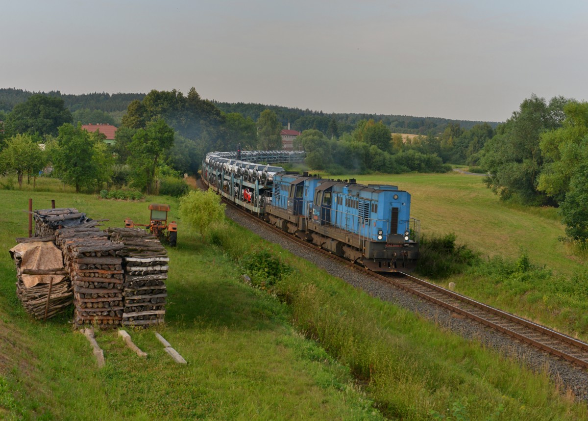 742 068 + 742 172 mit NEx 48330 am 17.07.2015 bei Blizejov. 