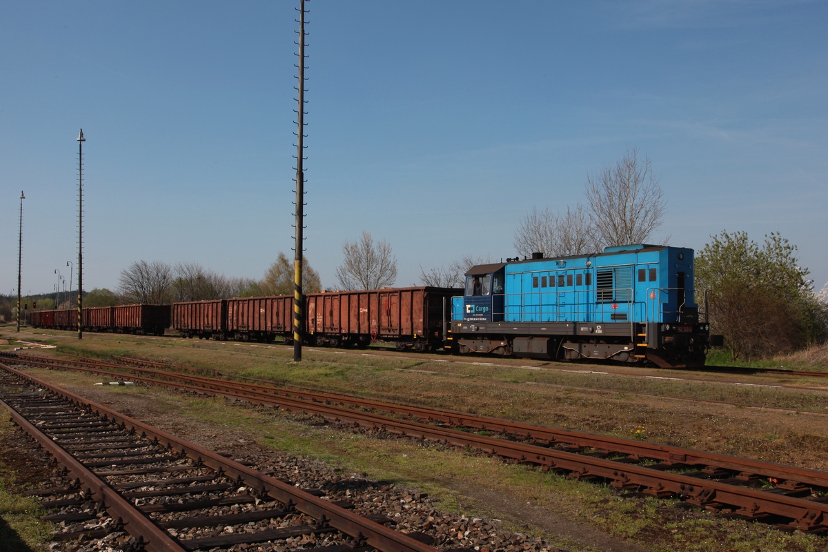 742 133 rangiert in Blatno u Jesenice am 19.04.2018.