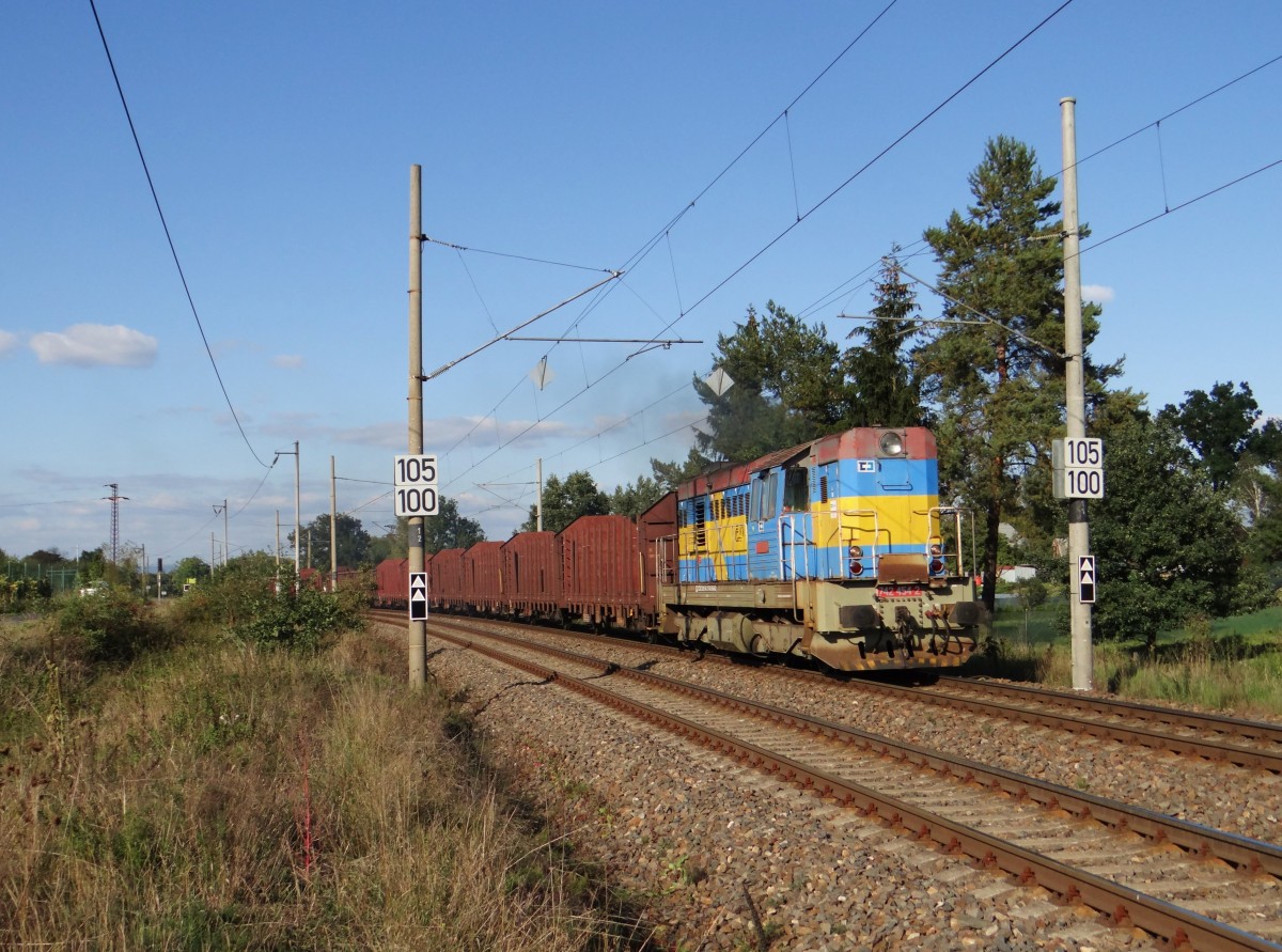 742 454-2 hier am 30.09.15 mit einer Übergabe in Tršnice.