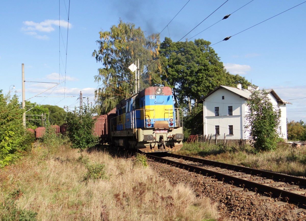 742 454-2 zu sehen am 30.09.15 in der Kurve nach Františkovy Lázně in Tršnice.