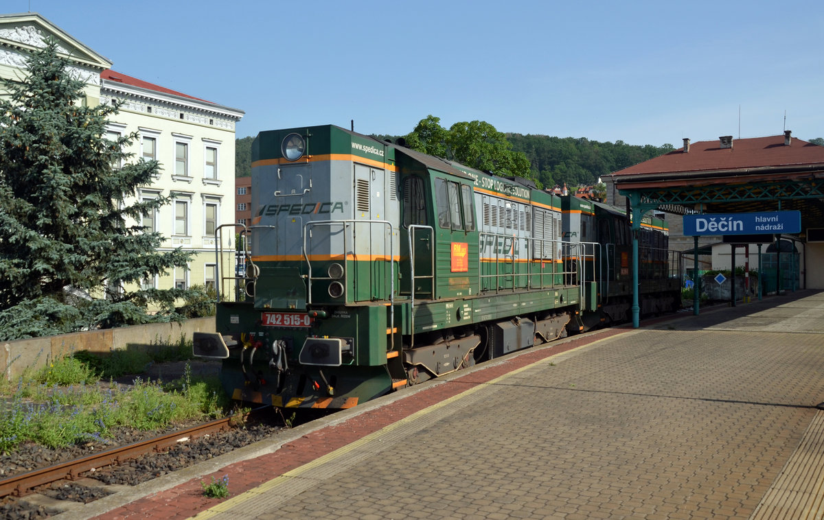 742 515 und eine weitere 742 der Spedica standen am 12.06.19 in Decin abgestellt.