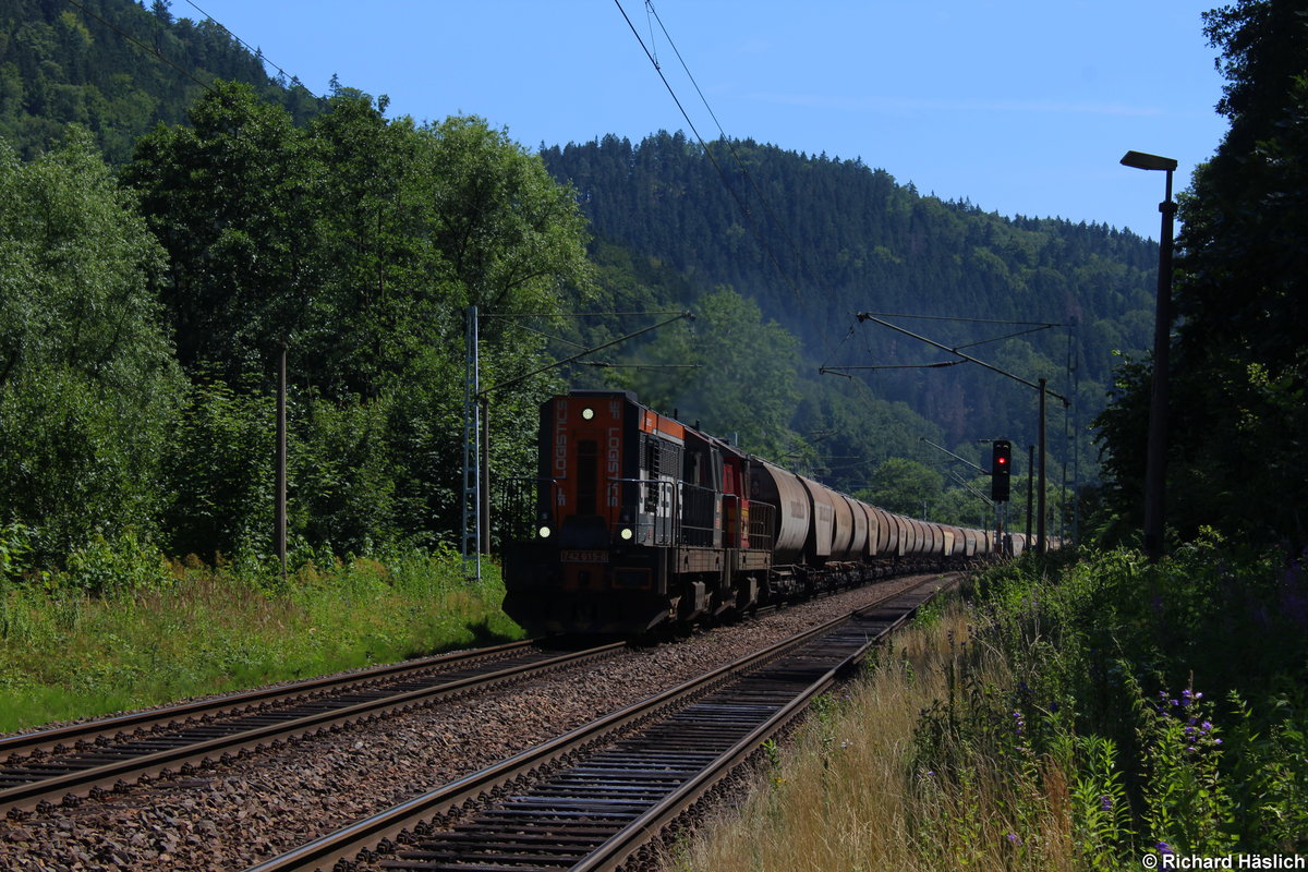 742 625-8 und eine Schwesterlok ziehen einen Güterzug durch Schmilka-Hirschmühle und wird in Bad Schandau Ost den Zug gleich verlassen und leer wieder nach Tschechien fahren.