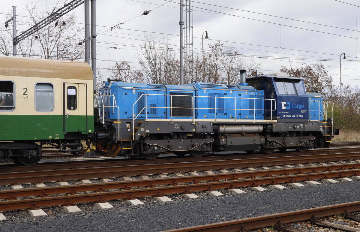 742 726-3 als Schiebelok für den PRESS Sonderzug in Žatec.
Zuglok ist eine Lok der Baureihe 112. 09.04.2022  14:07 Uhr. 