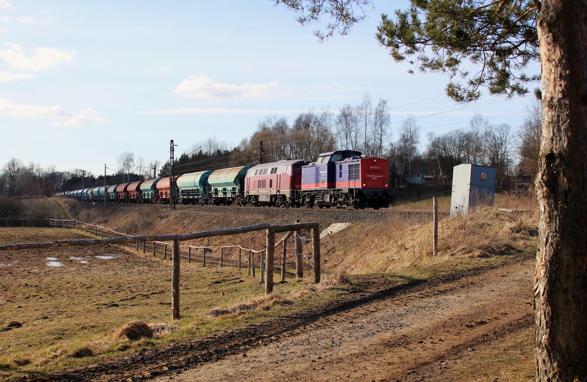 745 701-3 (RailTransport Stift) und 216 224-6 (IGE) zu sehen am 21.03.18 mit einem leeren Dünger oder Getreidezug bei chotikov/Tschechien.