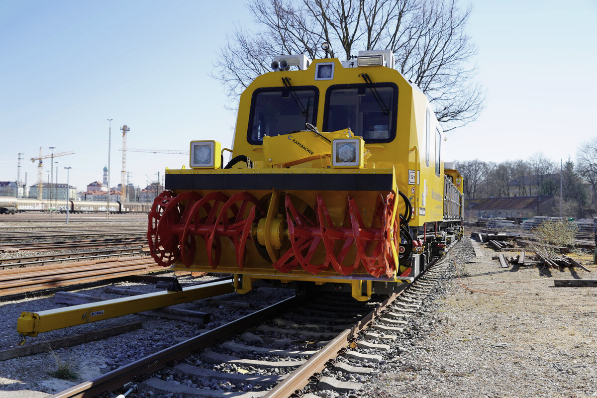 746 006 mit interessantem Anbau am 01.03.2022 in Augsburg.