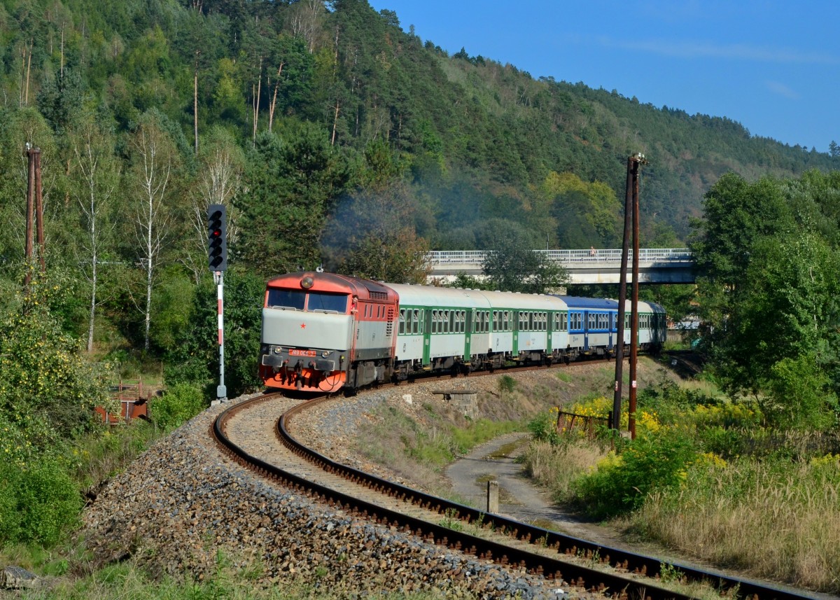 749 006 mit Sp 1832 am 30.08.2015 bei Kacov. 