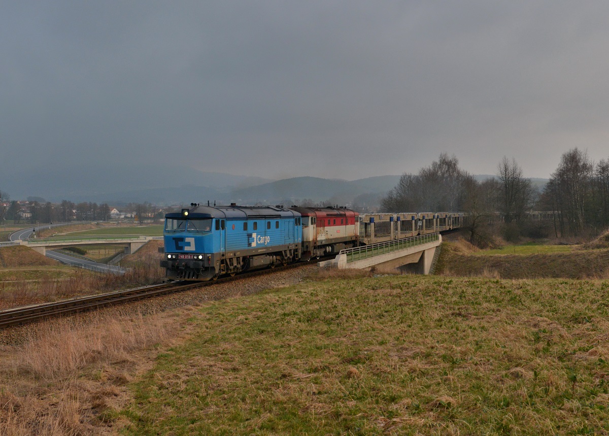 749 018 + 749 019 mit Nex 48329 am 22.03.2015 bei Furth im Wald. 
