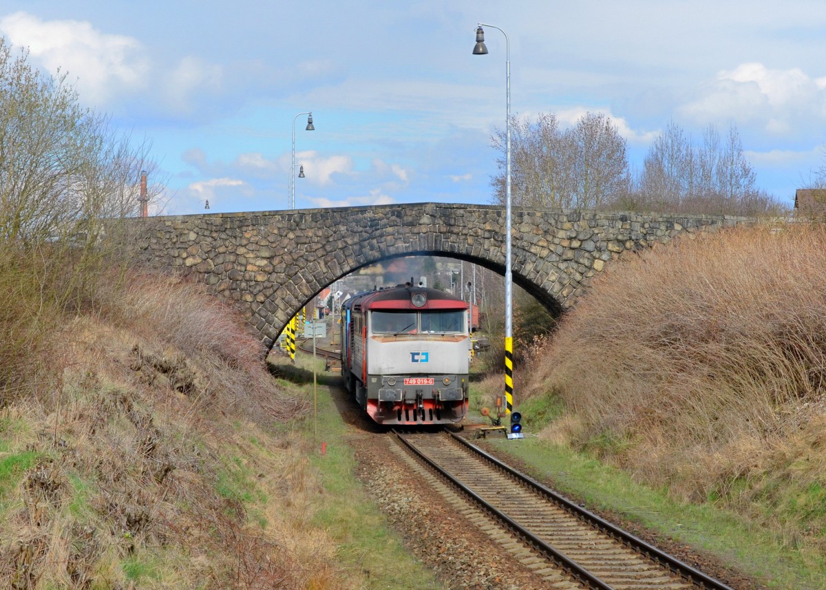 749 019 + 749 018 am 04.04.2015 bei Stankov. 