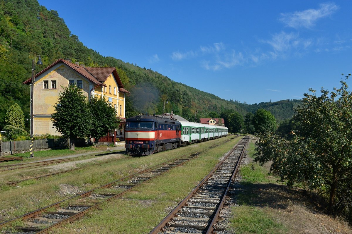 749 121 mit einem Os am 30.08.2015 in Kácov.