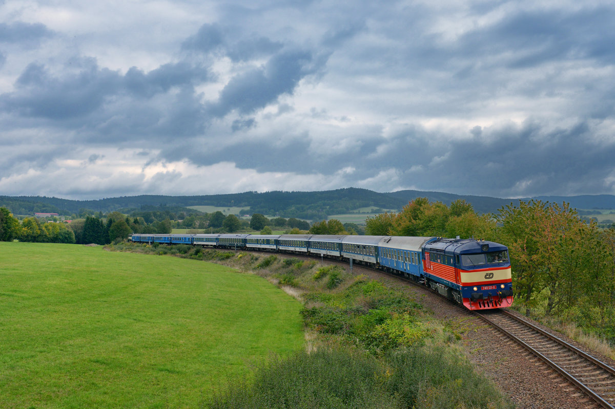 749 121 mit Ex 11777 am 21.09.2017 bei Nyrsko. 