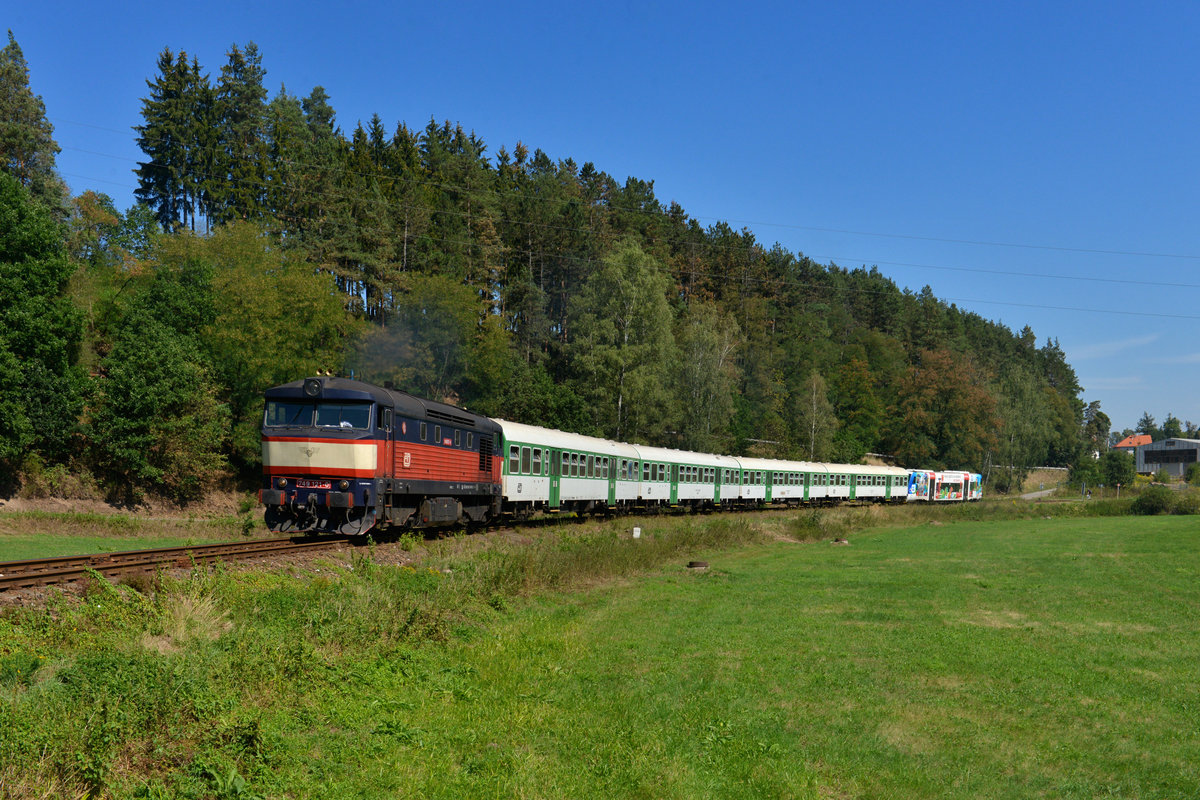 749 121 mit Os 9206 am 30.08.2015 bei Mrzkovice.