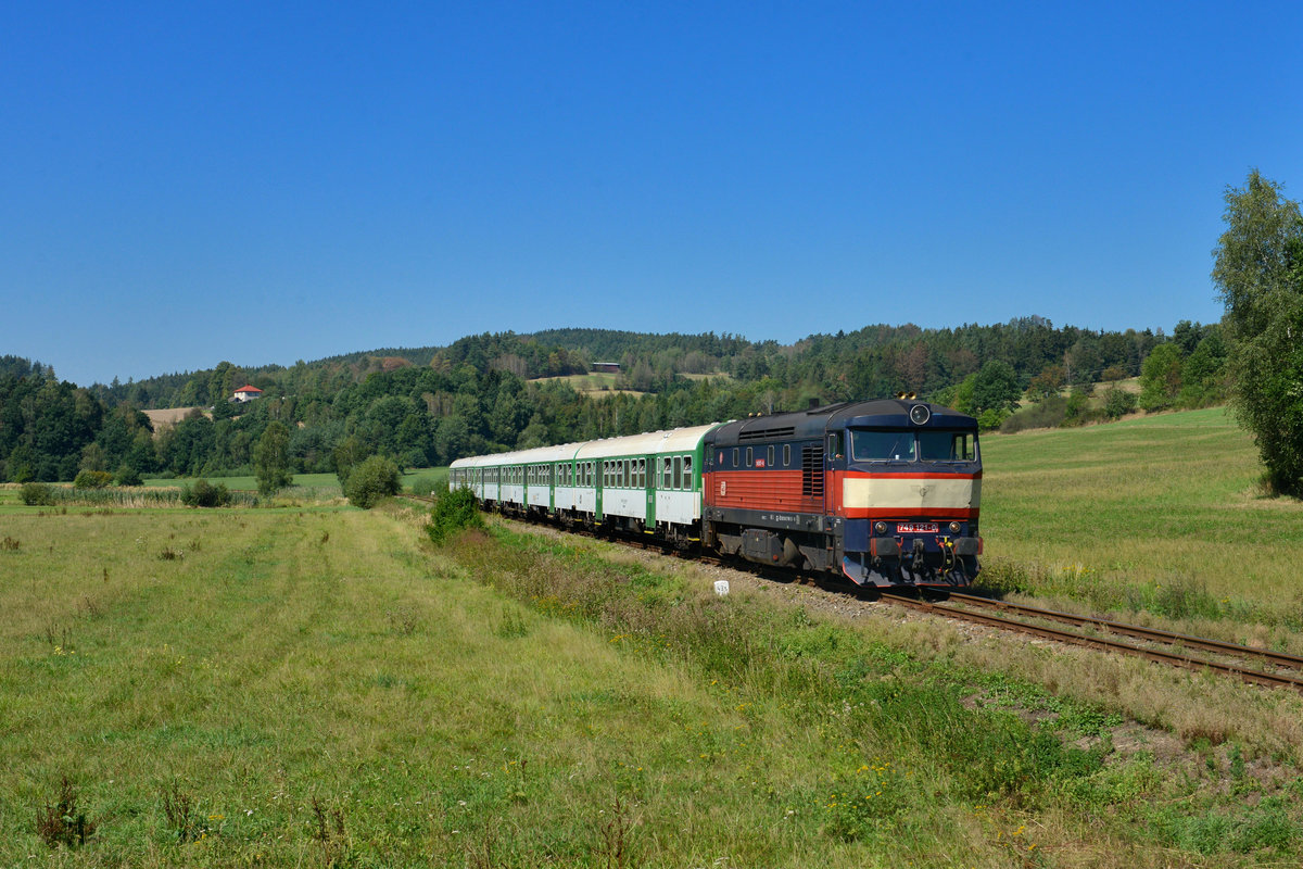 749 121 mit Os 9207 am 30.08.2015 bei Mrzkovice. 