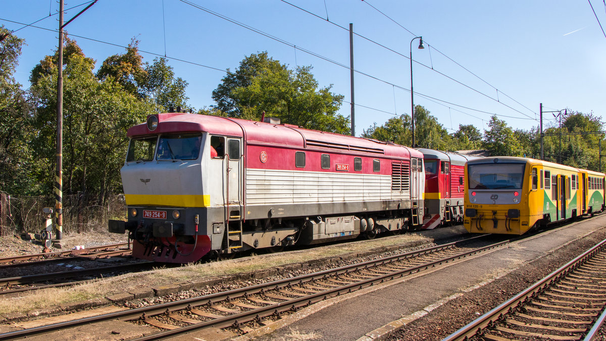 749 254-9 + T 478 2069 sind am 21. September 2019 in Strezimír anzutreffen. 