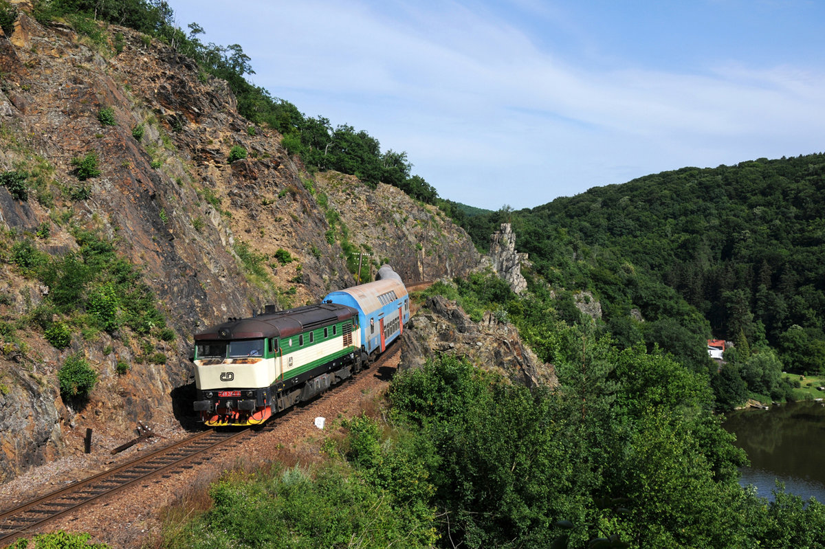 749 264  mit Os9062 am 11.07.2015 zwischen Luka pod Mednikem und Petrov u Prahy