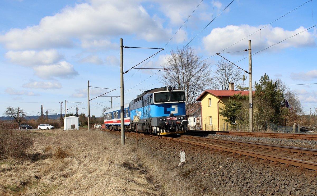 750 079-6 zu sehen am 21.03.18 mit einem Messwagen in Františkovy Lázně auf dem Weg von Aš nach Cheb.