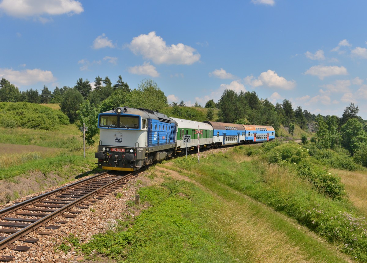 750 705 mit einem Os am 01.07.2015 bei Cesky Krumlov. 