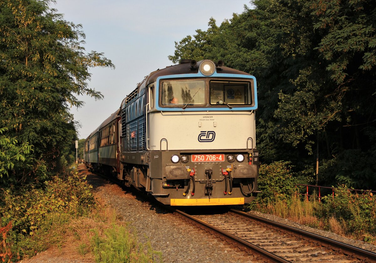 750 706-4 als Os 9535 zu sehen am 21.08.21 in Neratovice.