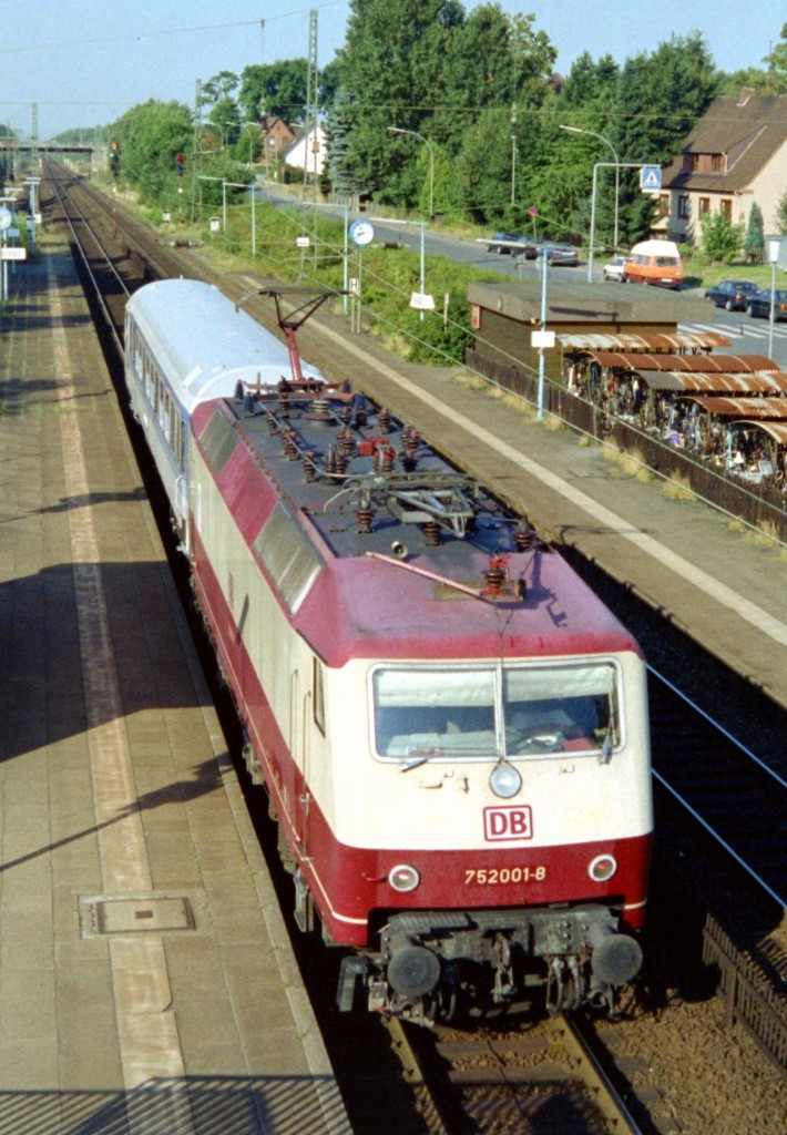 752 001 mit Messzug (InterRegio-Steuerwagen) am 02.08.1995 in Tostedt