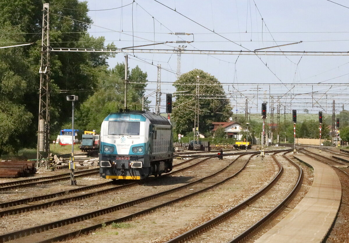 753 612-1 in Všetaty (deutsch Wschetat, älter auch Wißen)
Firma Unipetrol. 20.05.2022  14:57 Uhr.
wird wohl abgelehnt werden, da die Qualität nicht überzeugen kann.