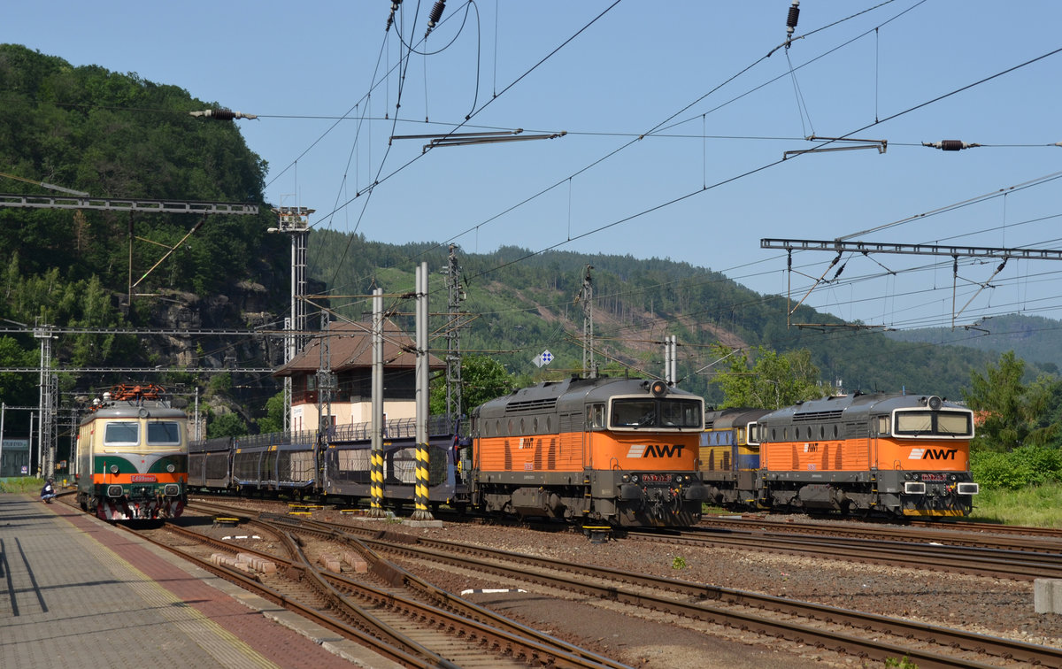 753 737 der AWT erreicht mit einem leeren Autozug am 12.06.19 Decin. Sie musste die Strecke für den nachfolgenden EC Richtung Prag frei machen.