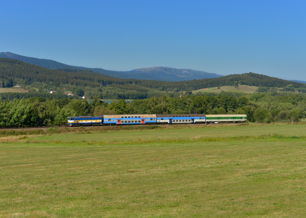 754 024 mit Os 8114 am 29.08.2015 bei Horni Plana. 