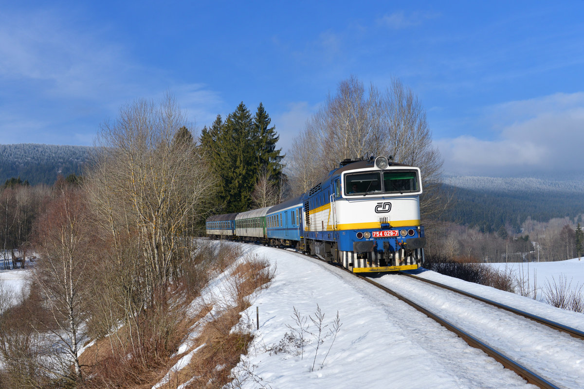 754 029 mit Os 7504 am 10.02.2017 bei Spicak. 