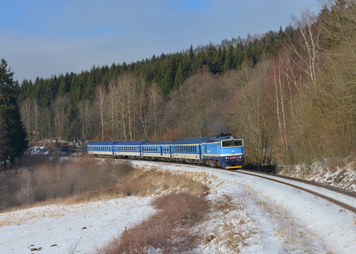 754 041 mit Rx 776 am 13.02.2015 bei Zelena Lhota.