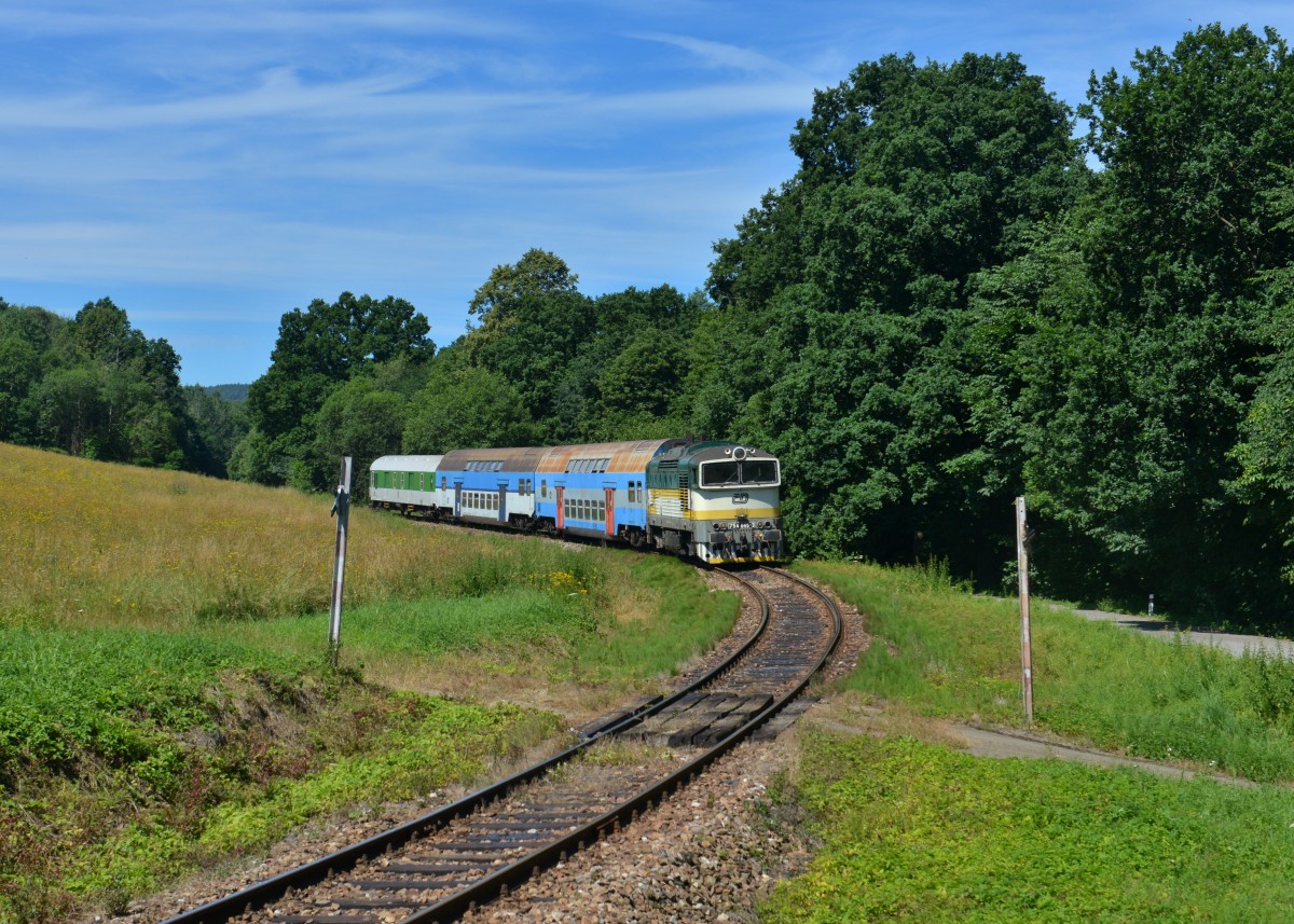 754 045 mit einem Os am 11.07.2015 bei Kajov. 