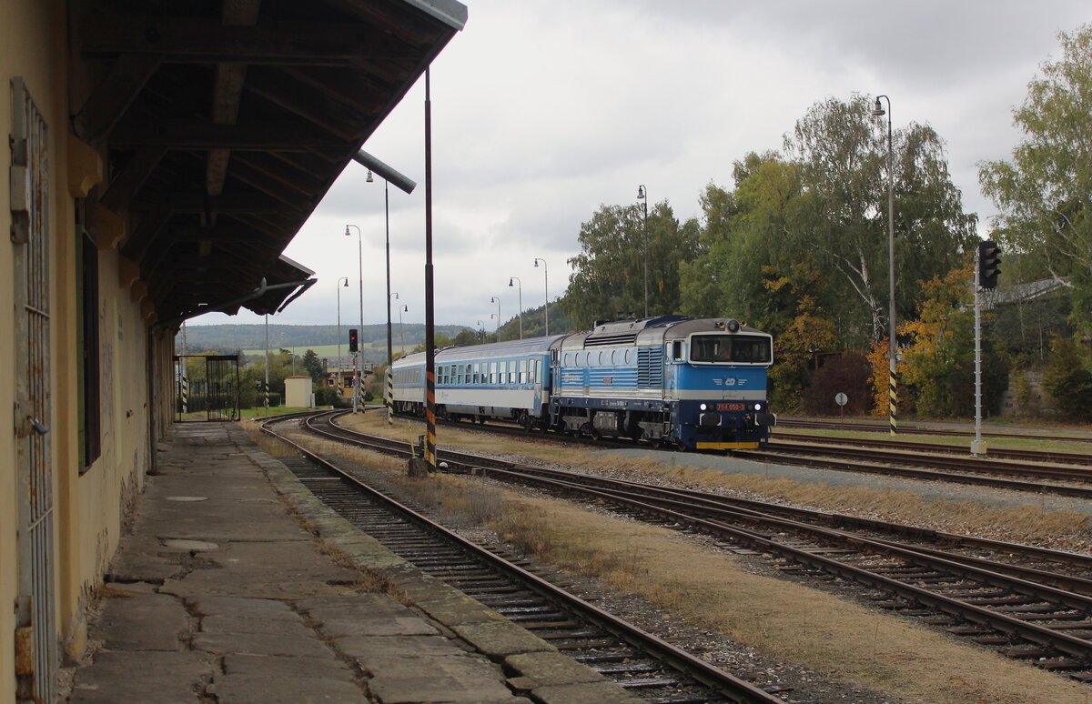 754 050-3 als R 924 zu sehen am 05.10.25 in Malé Svatoňovice. 