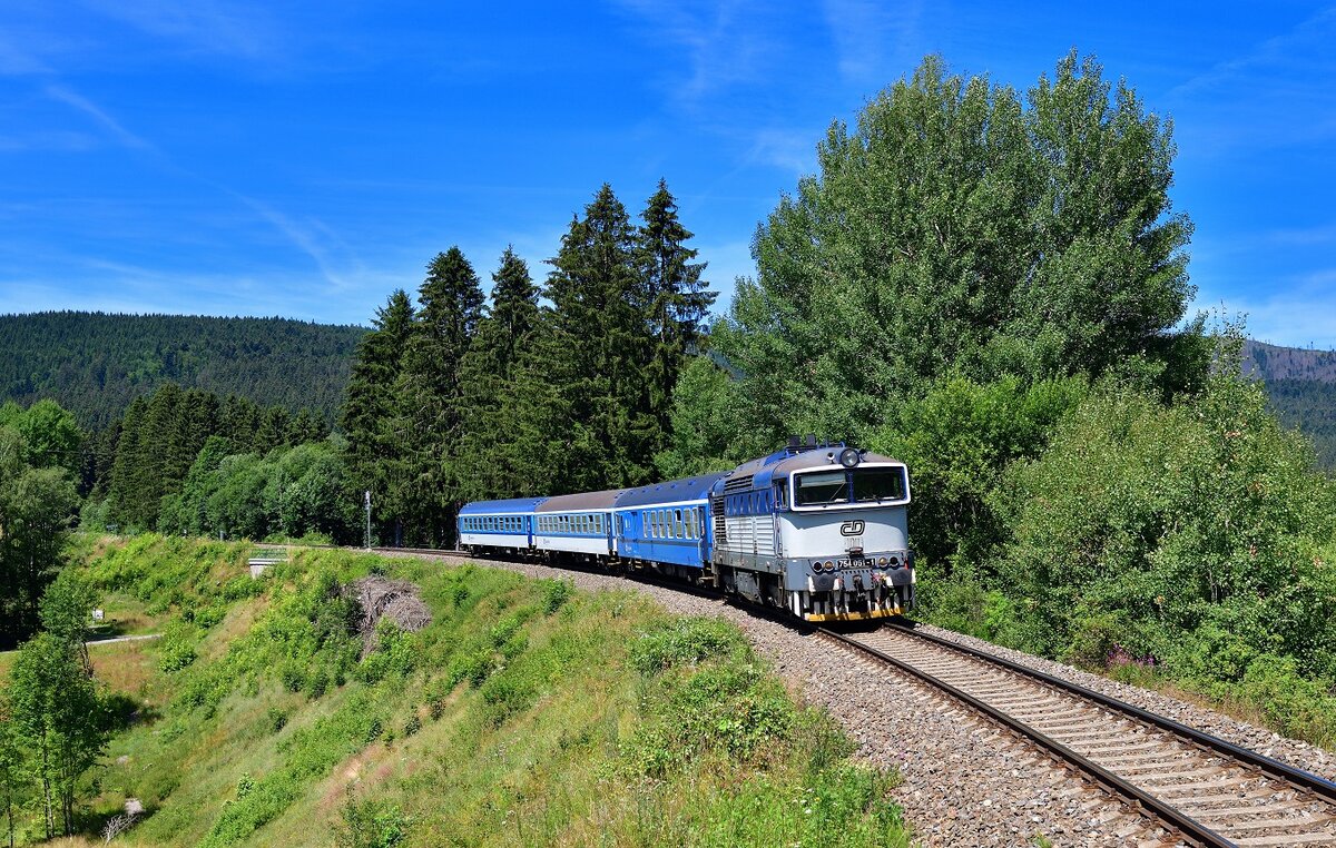754 051 mit Os 7542 am 18.07.2022 bei Spicak.