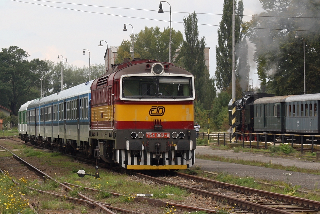 754 062-8 am 27.September 2014 in Mikulov na Morava.