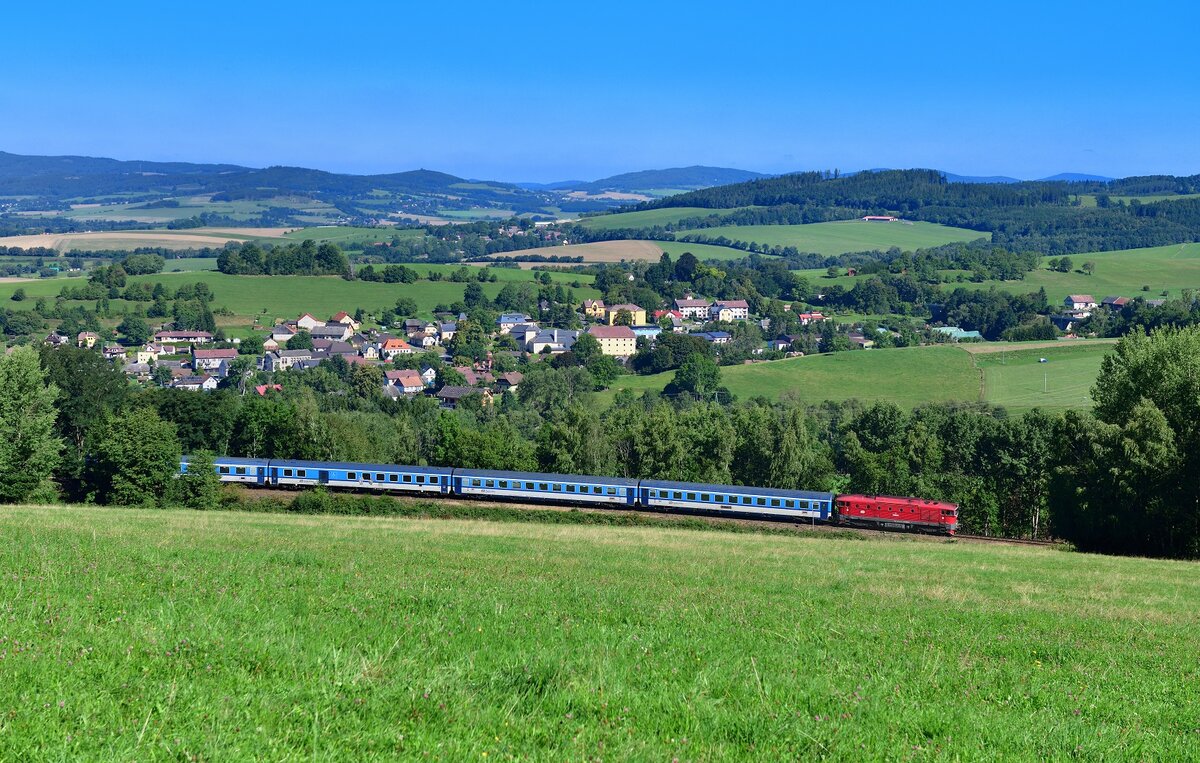 754 066 mit R 763 am 04.09.2023 bei Desenice.